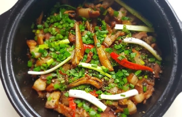 Cá bống trứng kho tiêu