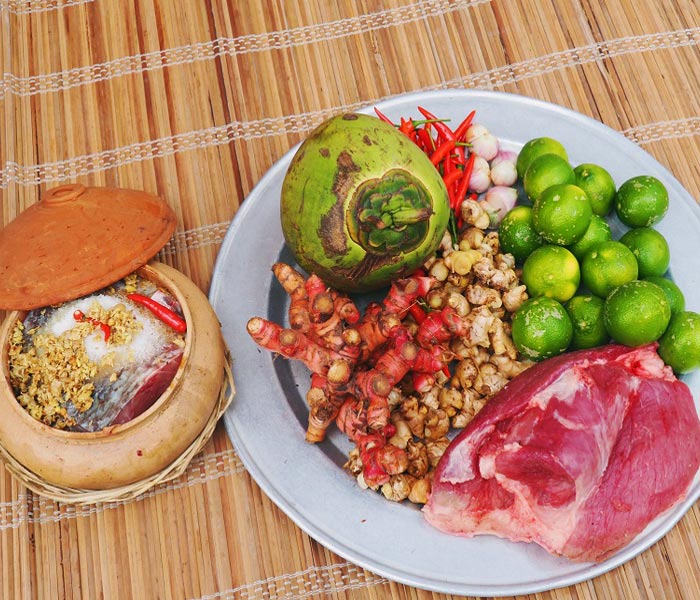 Chuẩn bị nguyên liệu để kho cá