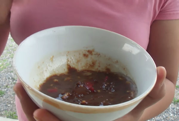 Mắm ruốc Huế chấm thịt luộc chuẩn vị