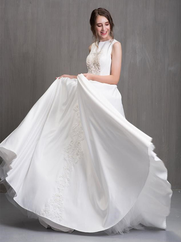 Tại sao nên đặt váy cưới may đo uy tín?