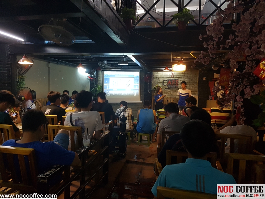 quán cafe bóng đá có sân khấu