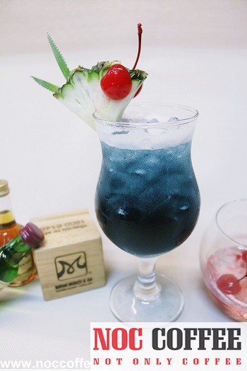hinh-anh-cocktail-blue-hawaiian.JPG